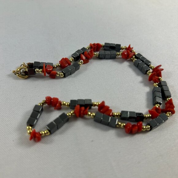 Silver Tone Spacers Black White Chippy Beaded Necklace Gold Tone Clasp 18" Long - Picture 6 of 6